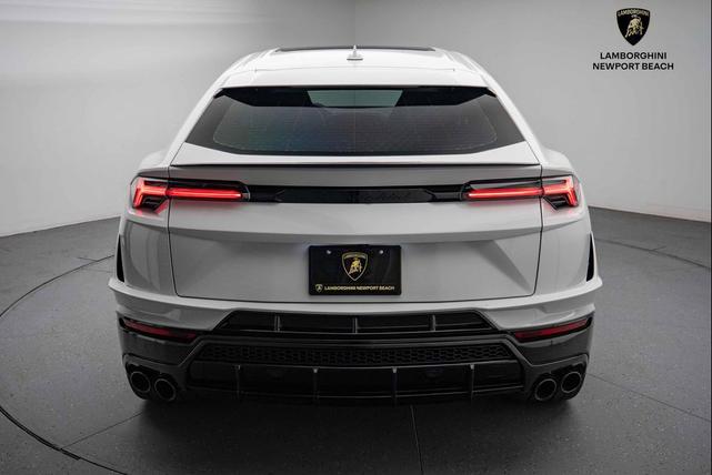 Photo of 2024 BIANCO ICARUS Lamborghini Urus
