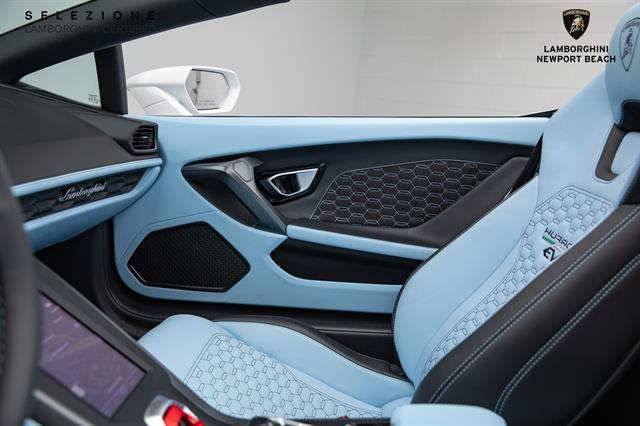 Photo of 2022 WHITE Lamborghini Huracan EVO