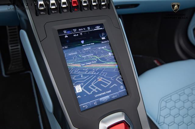 Photo of 2022 WHITE Lamborghini Huracan EVO