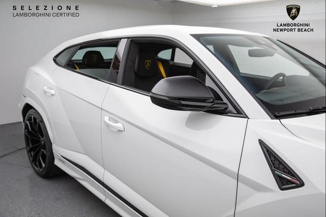 Photo of 2023 Bianco Monocerus Lamborghini Urus