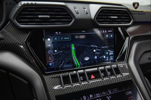 Photo of 2023 Bianco Monocerus Lamborghini Urus