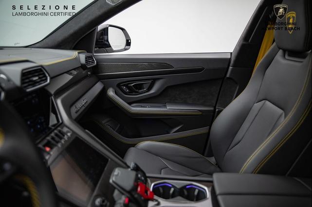 Photo of 2023 Bianco Monocerus Lamborghini Urus