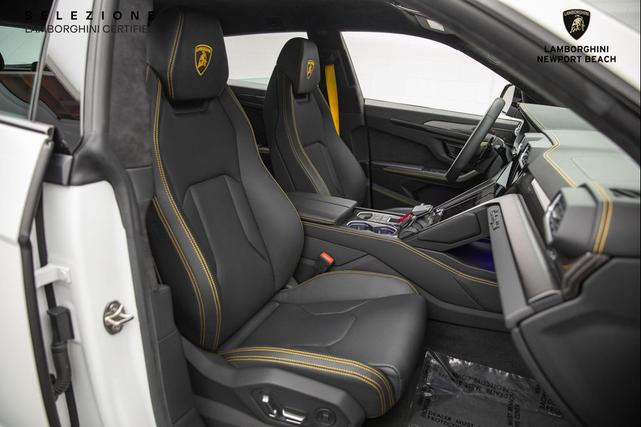 Photo of 2023 Bianco Monocerus Lamborghini Urus