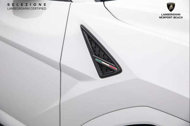 Photo of 2023 Bianco Monocerus Lamborghini Urus