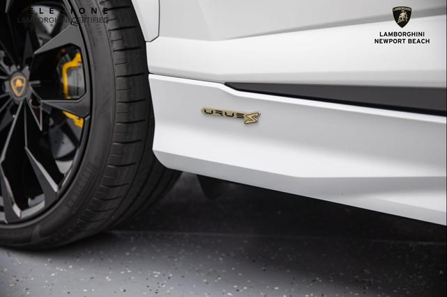 Photo of 2023 Bianco Monocerus Lamborghini Urus