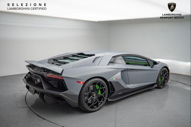 Photo of 2022 Grigio Acheso Lamborghini Aventador SVJ