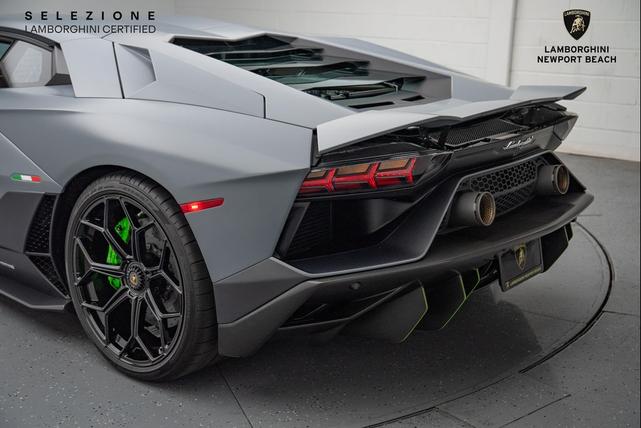 Photo of 2022 Grigio Acheso Lamborghini Aventador SVJ