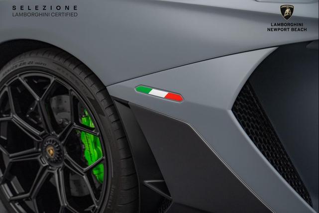 Photo of 2022 Grigio Acheso Lamborghini Aventador SVJ