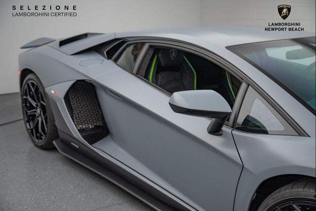 Photo of 2022 Grigio Acheso Lamborghini Aventador SVJ