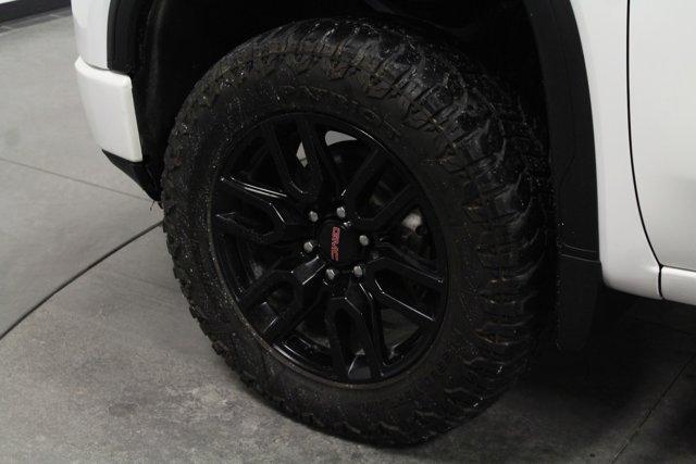 Photo of 2021 White GMC Sierra 1500