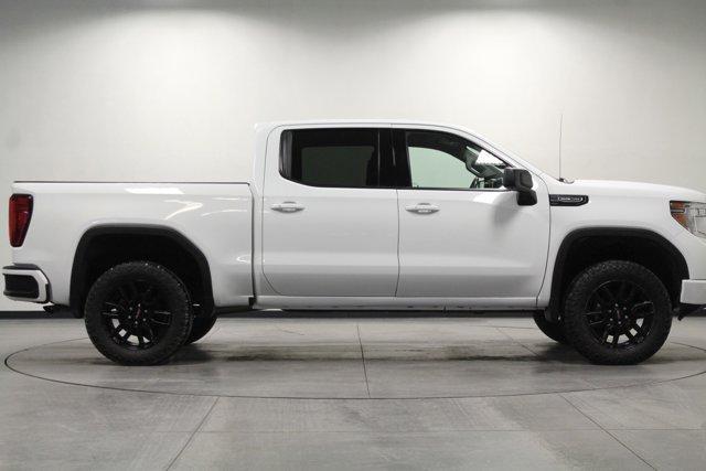 Photo of 2021 White GMC Sierra 1500