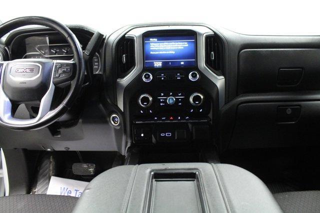 Photo of 2021 White GMC Sierra 1500