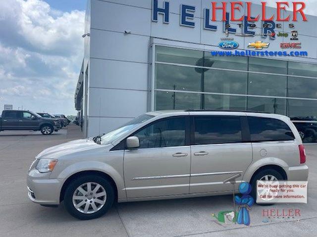 Photo of 2015 Cashmere / Sandstone Pearlcoat Chrysler Town & Country
