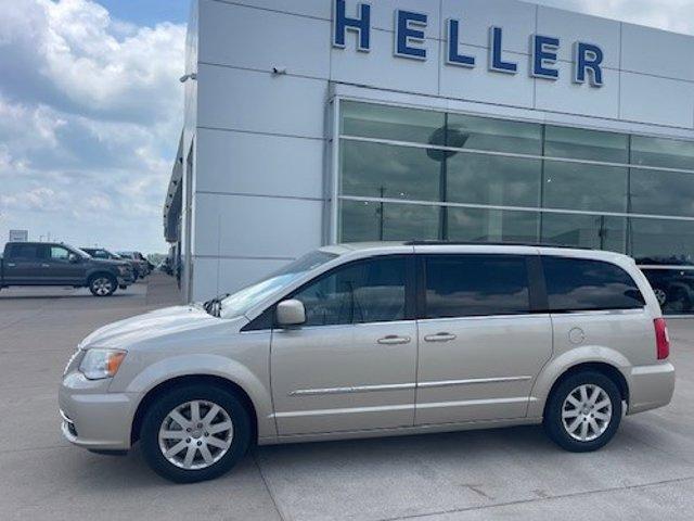 Photo of 2015 Cashmere / Sandstone Pearlcoat Chrysler Town & Country