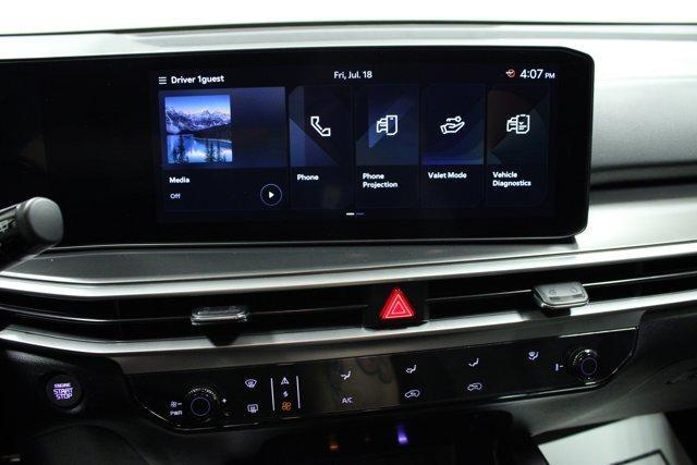 Photo of 2025 Glacial White Pearl Kia Sorento