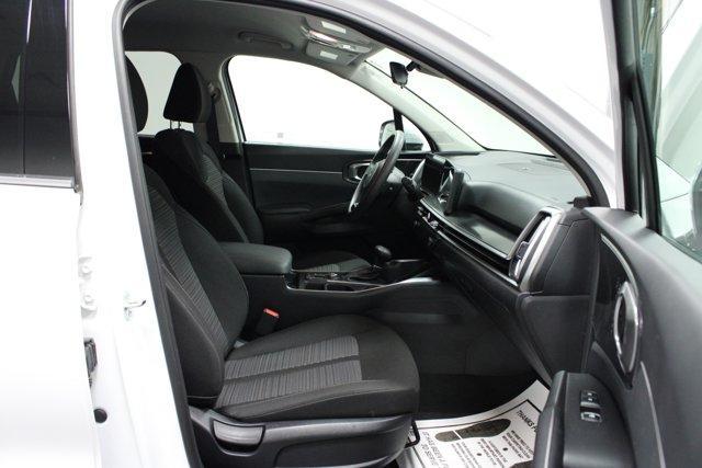 Photo of 2025 Glacial White Pearl Kia Sorento