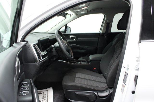 Photo of 2025 Glacial White Pearl Kia Sorento