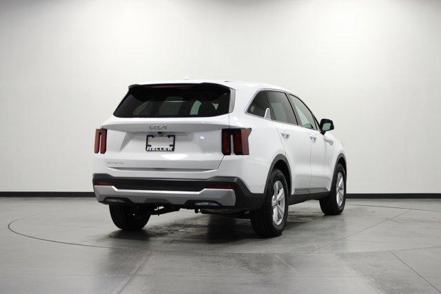 Photo of 2025 Glacial White Pearl Kia Sorento