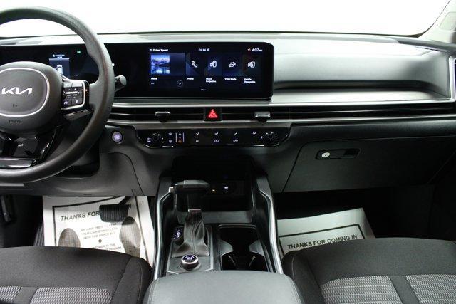 Photo of 2025 Glacial White Pearl Kia Sorento