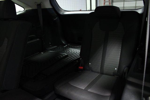 Photo of 2025 Glacial White Pearl Kia Sorento