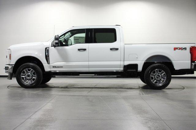 Photo of 2025 Oxford White Ford F-250