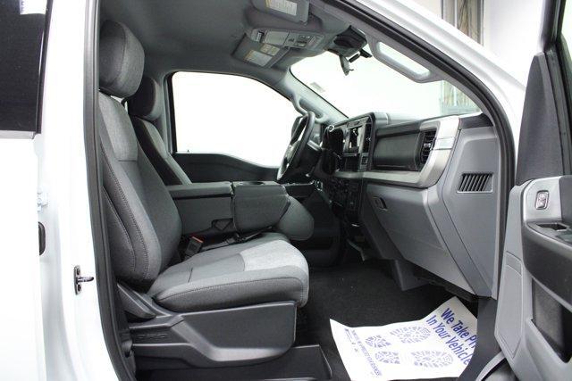 Photo of 2025 Oxford White Ford F-250