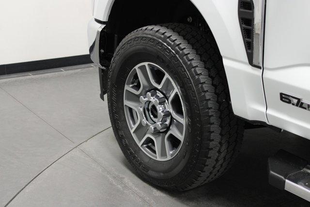 Photo of 2025 Oxford White Ford F-250