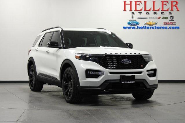 Photo of 2023 Star White Ford Explorer