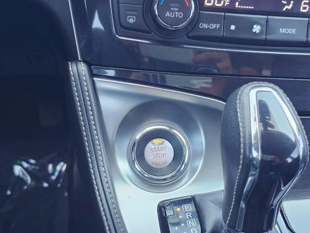 Photo of 2017 Gun Metallic Nissan Maxima