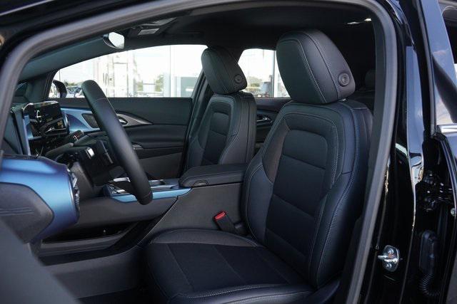 Photo of 2025 Black Chevrolet Equinox EV