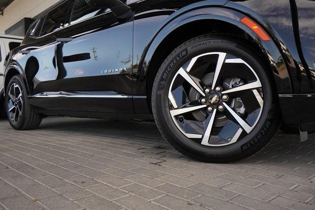 Photo of 2025 Black Chevrolet Equinox EV
