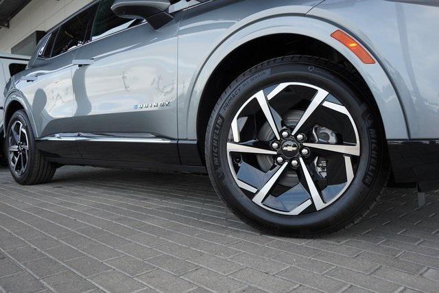 Photo of 2025 Sterling Gray Metallic Chevrolet Equinox EV