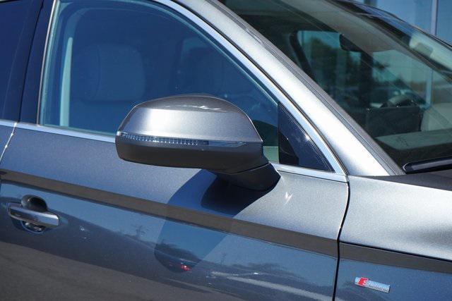 Photo of 2024 Daytona Gray Pearl Effect Audi Q5