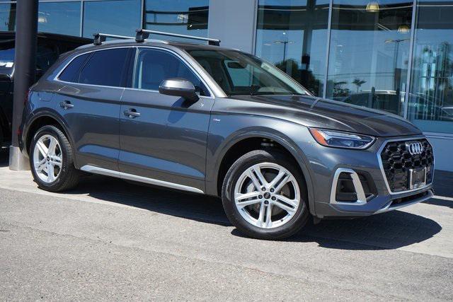 Photo of 2024 Daytona Gray Pearl Effect Audi Q5