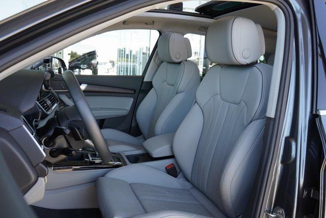 Photo of 2024 Daytona Gray Pearl Effect Audi Q5