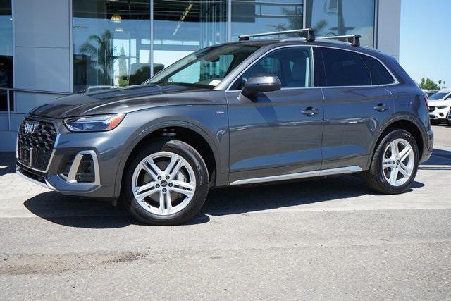 Photo of 2024 Daytona Gray Pearl Effect Audi Q5