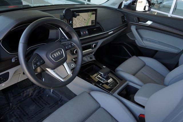 Photo of 2024 Daytona Gray Pearl Effect Audi Q5