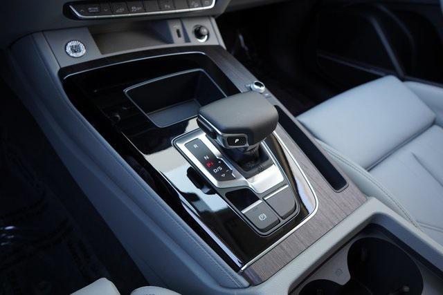 Photo of 2024 Daytona Gray Pearl Effect Audi Q5