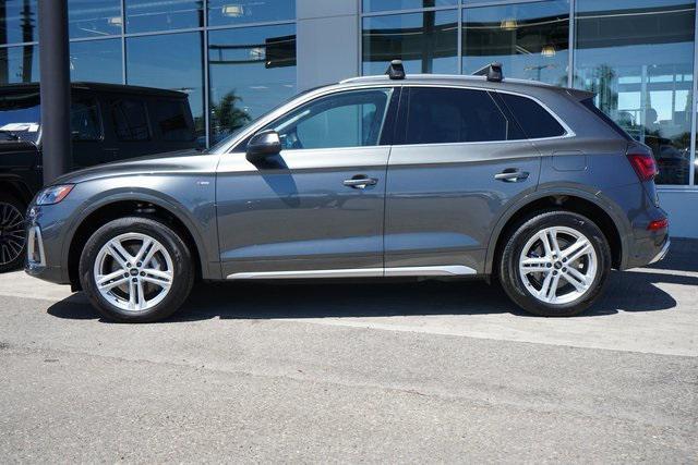 Photo of 2024 Daytona Gray Pearl Effect Audi Q5