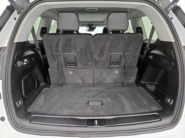 Photo of 2021 White Jeep Grand Cherokee L