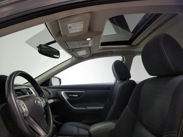 Photo of 2016 Gray Nissan Altima