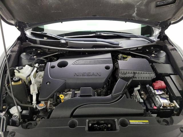 Photo of 2016 Gray Nissan Altima