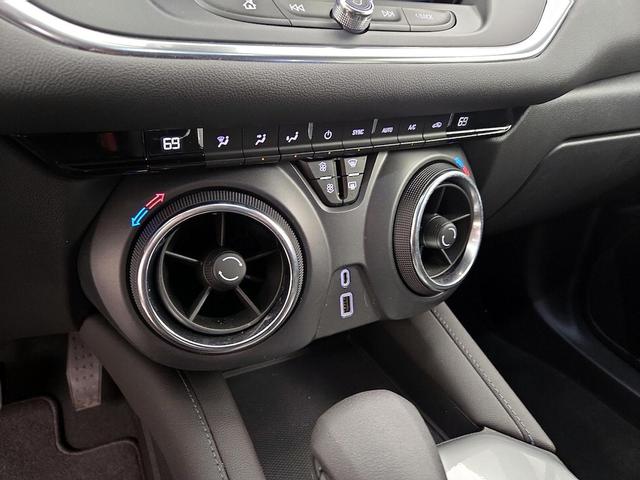 Photo of 2022 White Chevrolet Blazer