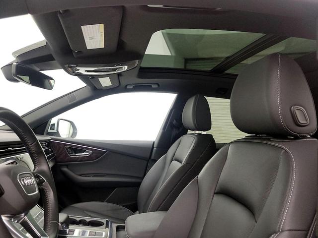Photo of 2019 White Audi Q8