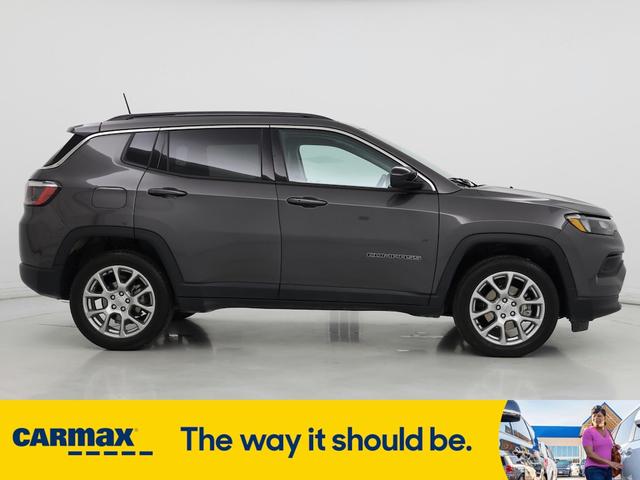 Photo of 2022 Gray Jeep Compass
