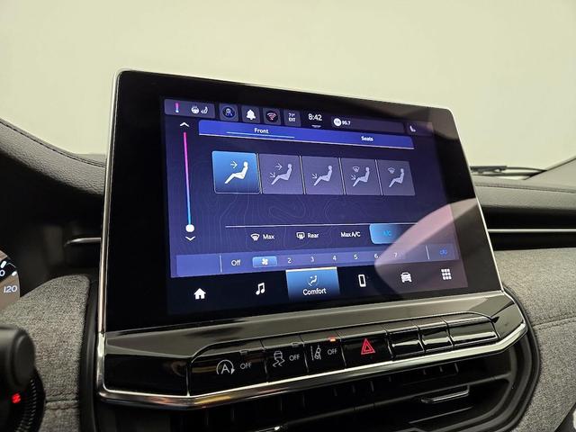 Photo of 2022 Gray Jeep Compass