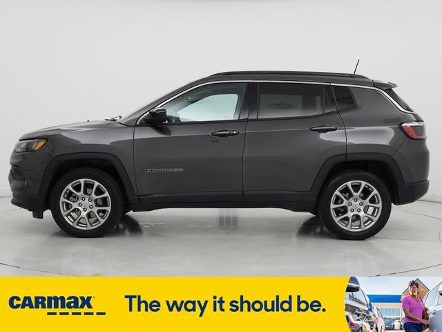 Photo of 2022 Gray Jeep Compass