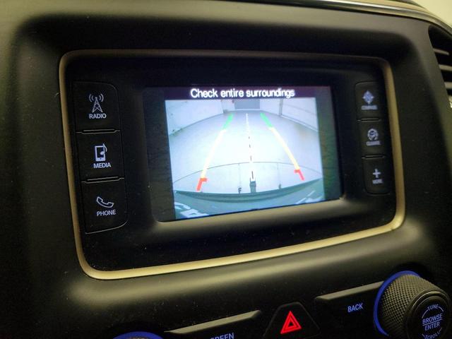 Photo of 2017 Silver Jeep Grand Cherokee