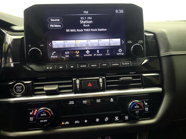 Photo of 2022 White Nissan Pathfinder