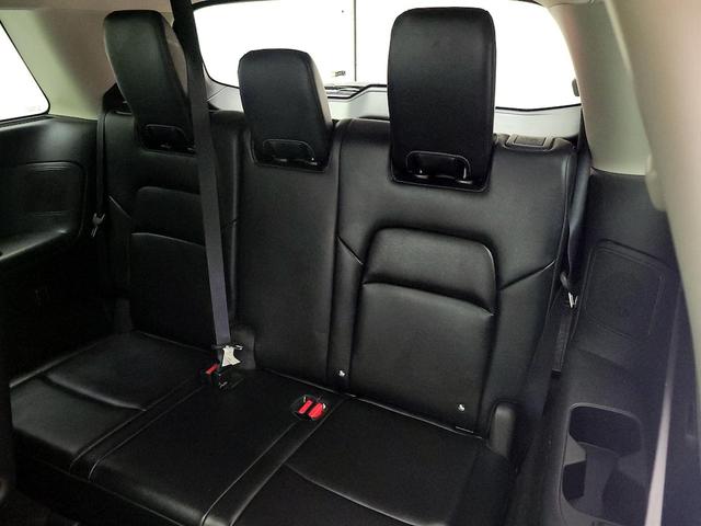 Photo of 2022 White Nissan Pathfinder